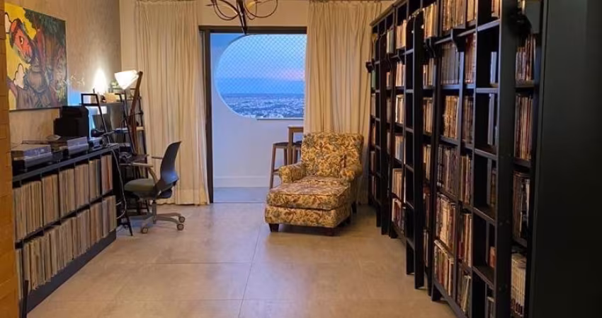 Excelente apartamento em andar alto no Centro