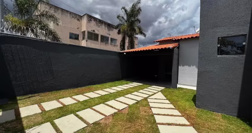 Casa com 3 quartos à venda no Jardim Europa, Uberlândia 