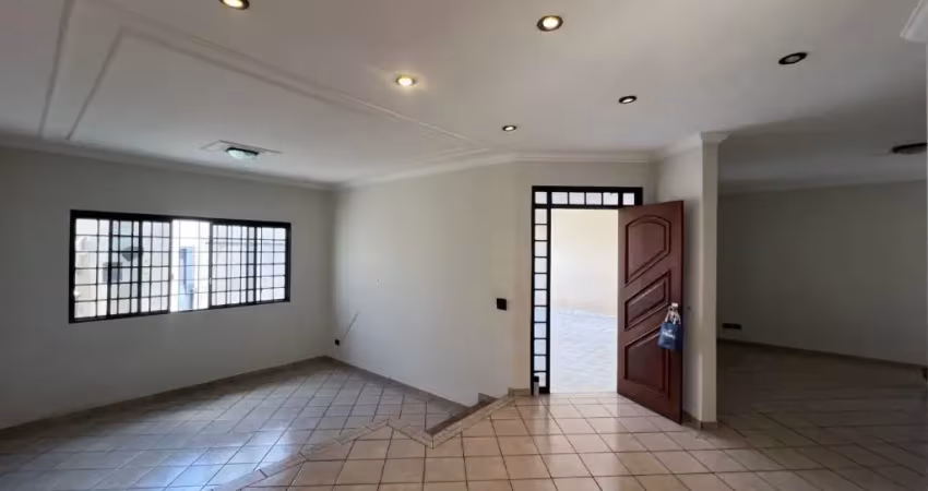 Casa com 3 quartos à venda no Vigilato Pereira, Uberlândia 