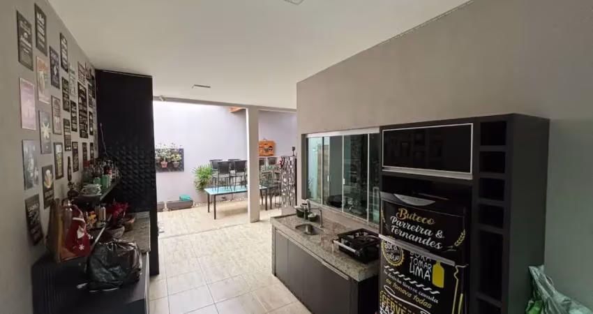 Casa com 3 quartos à venda no Jardim América II, Uberlândia 