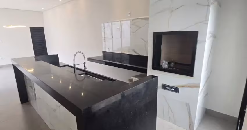 Casa com 3 quartos à venda no Jardim Holanda, Uberlândia 