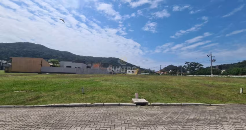 Lote em Condomínio Fechado