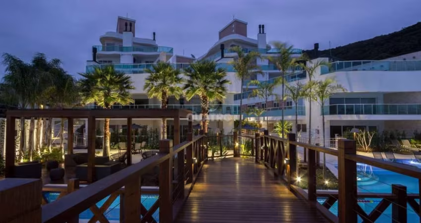 Apartamento frente mar com 4 quartos em Bombas