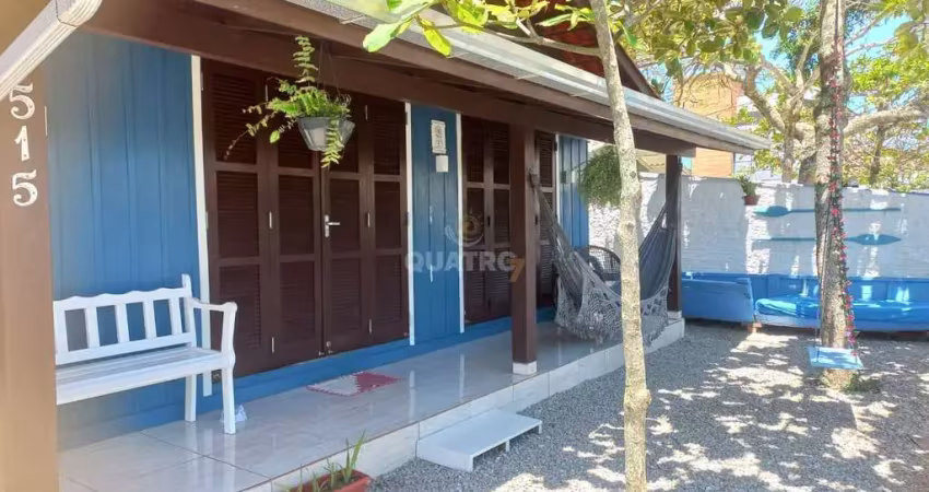Linda casa com piscina á 70 metros do mar de zimbros