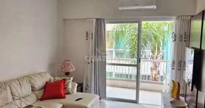 Apartamento com dois dormitórios a 200m da praia de bombas