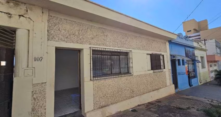 Casa com 3 quartos para alugar na Rua Geminiano Costa, 107, Jardim São Carlos, São Carlos