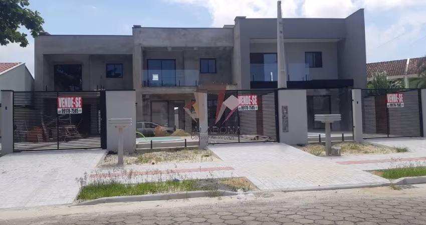 Sobrado com piscina para venda em Guaratuba PR