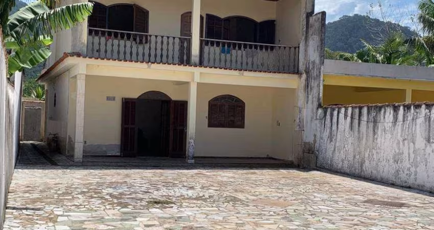 Casa para venda possui 120 metros quadrados com 3 quartos em Barra Grande - Paraty - RJ