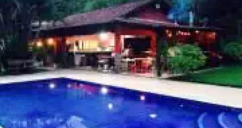 Sitio a Venda em Xerém D. de Caxias RJ.