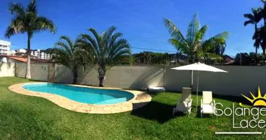 Térrea - com piscina - amplo terreno - a 300 metros da orla do itaguá