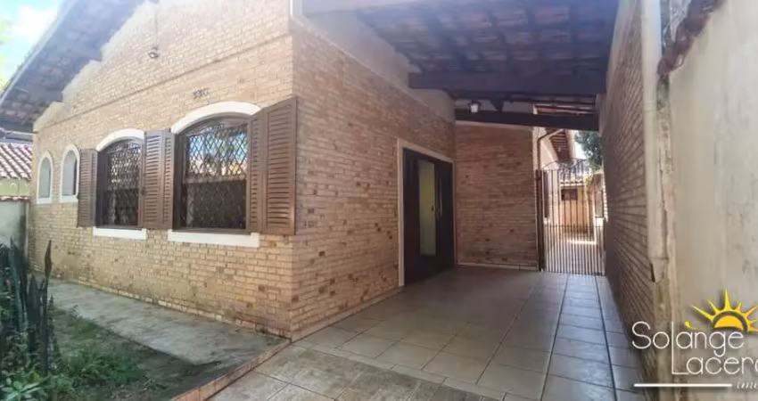2 casas no mesmo terreno - 5 dormitórios (3 suítes)