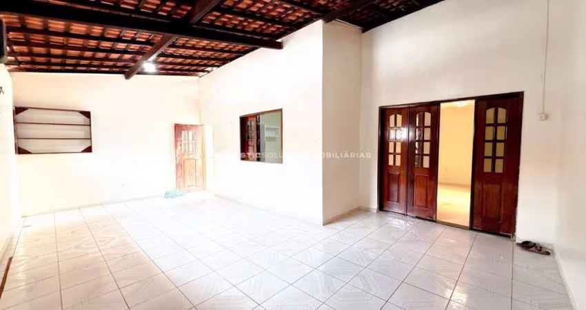 Alugo casa de 3 quartos com quintal no Cohatrac