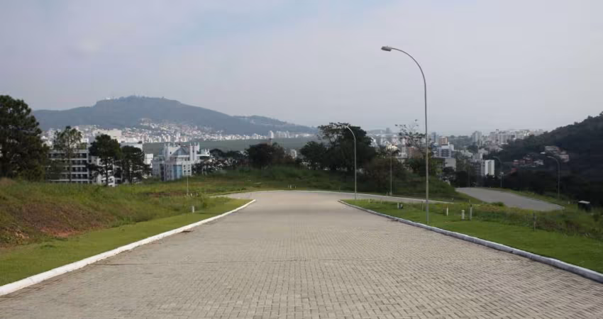 Terreno a venda no bairro Itacorubi em localização previlegiada