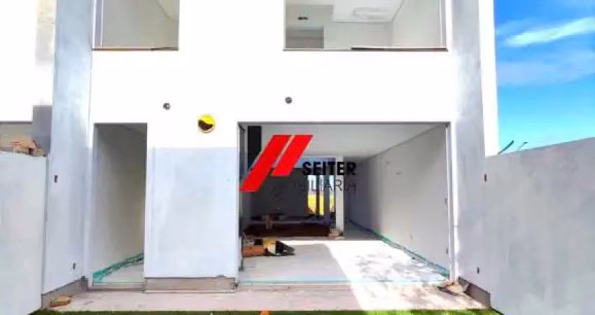 Casa 3 dormitórios sendo 1 suíte bairro Campeche