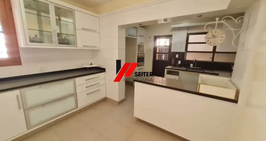 Apartamento com 4 quartos para alugar no Centro, Florianópolis 