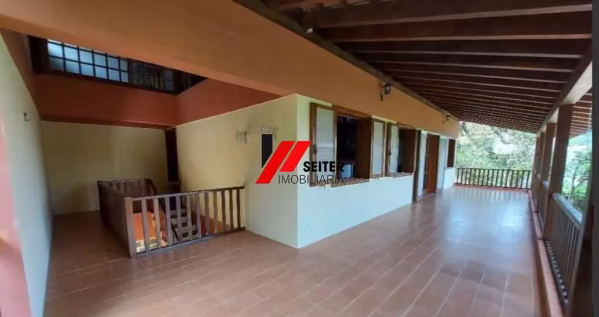 Casa com 4 quartos para alugar no Itacorubi, Florianópolis 
