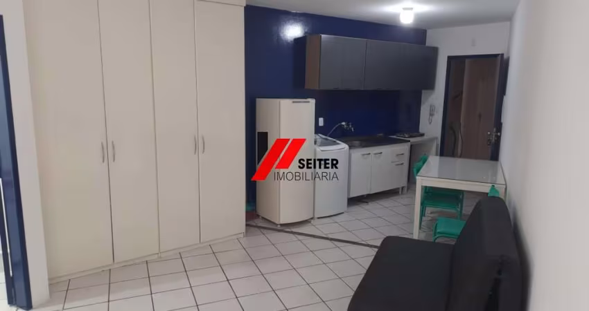 Alugue já! Loft mobiliado 1 quarto, 1 vaga na Carvoeira em Florianópolis Próximo à UFSC. Ideal para estudantes e profissionais!