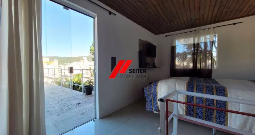 Casa com 3 quartos à venda na Trindade, Florianópolis 