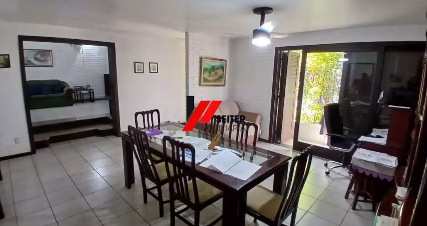 Casa a venda na carvoeira com área total de 364m com viabilidade para prédio de 5 andares