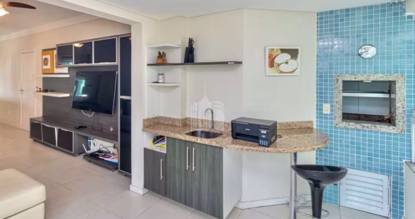Apartamento com 03 dormitórios sendo 01 suíte no Centro em Balneário Camboriú