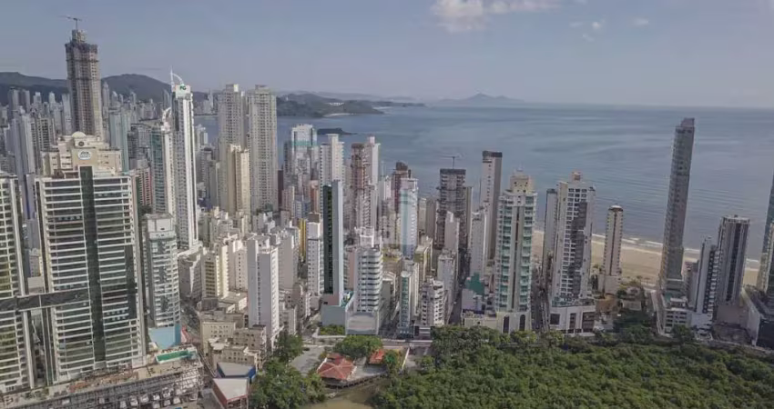 Apartamento com 4 quartos à venda na Rua 3750, 181, Centro, Balneário Camboriú