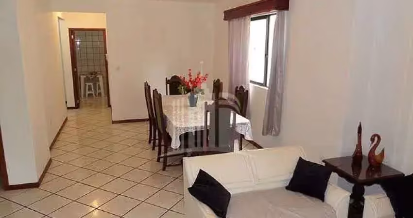 Apartamento com 3 dormitórios sendo 1 suíte e 1 vaga de garagem no centro de balneário camboriú