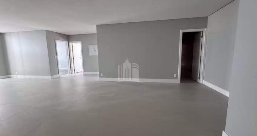 Apartamento com 03 suítes à venda na Praia Brava