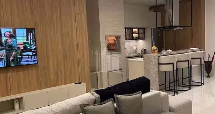 Lindo Apartamento Mobiliado com 003 Suítes