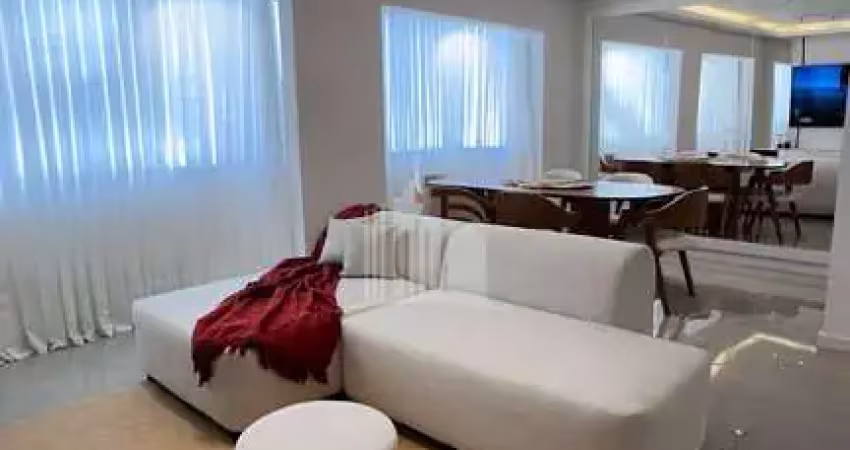 Apartamento na quadra mar, completamente reformado e mobiliado