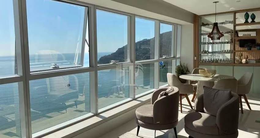 Alto padrão frente mar decorado com vista panorâmica