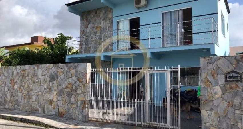Belíssimo duplex com duas suítes na Praia dos Ingleses.