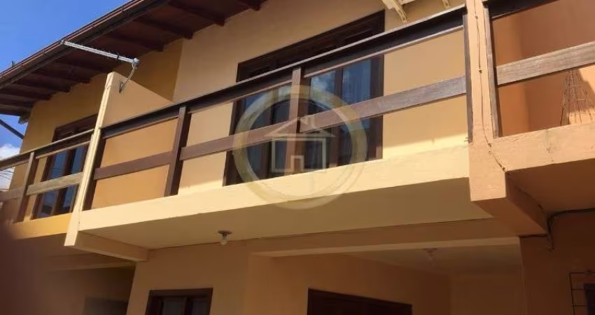 Casa duplex geminada totalmente mobiliada em Condomínio fechado, na praia dos Ingleses, Florianópolis.