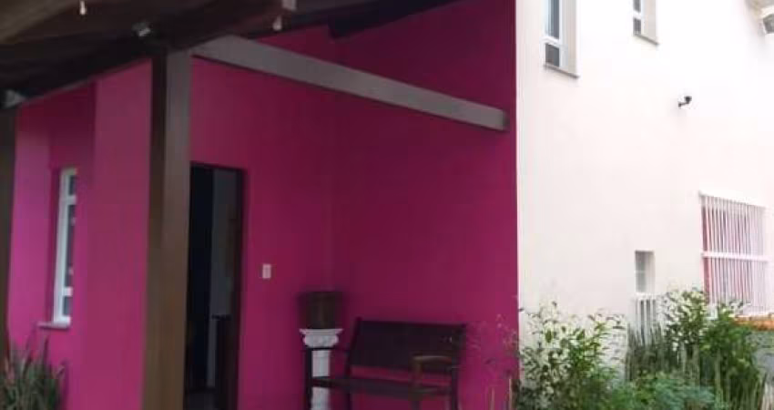Casa Duplex 05 dormitórios e piscina a 550 metros da Praia das Canasvieiras, Florianópolis, SC