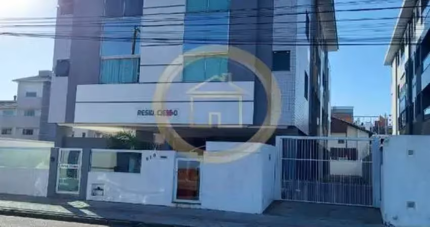 Cobertura semi mobiliada de 02 dormitórios em área nobre da Praia dos Ingleses