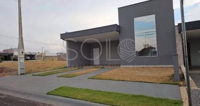 Linda casa no condomínio Bella Vittà