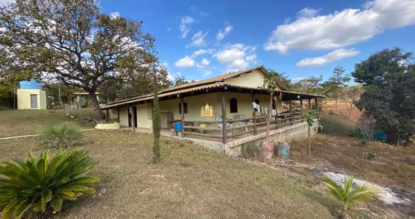 Oportunidade! sitio à venda em esmeraldas/mg, no bairro águas nascentes. 4 quartos, 1 suíte, 2 salas, 2 banheiros, 2 vagas de garagem, 6.500,00 m² de área. venha conferir!