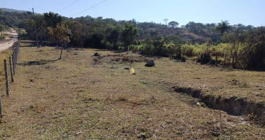 Terreno à venda em Esmeraldas-MG, bairro Campo Alegre, com 6.400,00 m² de área.