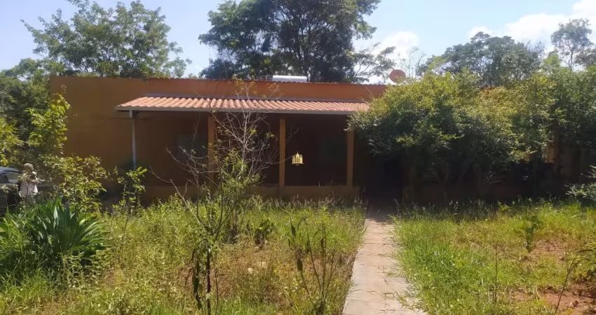 Sítio Comercial à Venda em Esmeraldas-MG, Bairro Cidade Jardim - 4 Quartos, 1 Suíte, 2 Salas, 3 Banheiros, 2 Vagas - 2.500 m² de Área