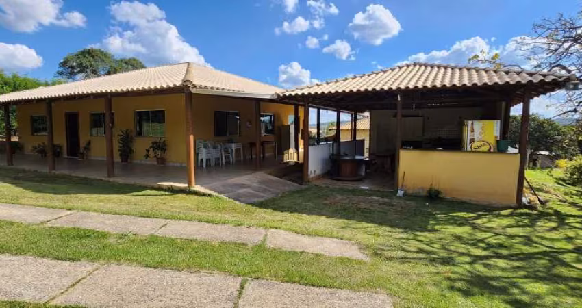Belíssimo Sítio à Venda no Condomínio Nova Andiroba em Esmeraldas - 2.500 m²