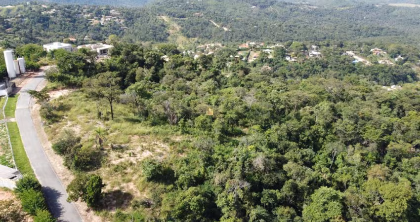 Terreno Exclusivo à Venda no Condomínio Solar das Palmeiras em Esmeraldas - 1.300 m²