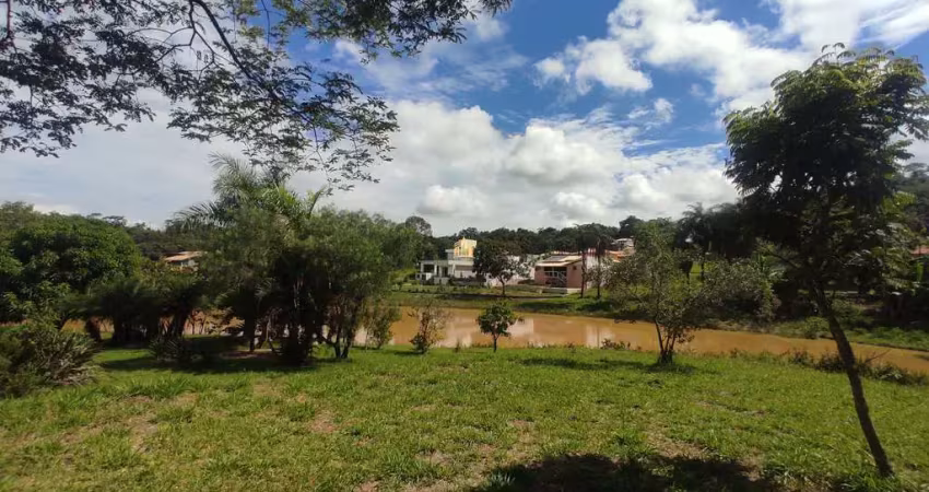 Lote amplo à venda no condomínio solar das palmeiras em esmeraldas - 1.670 m²