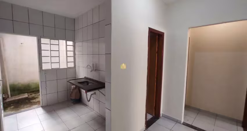 Casa à venda em esmeraldas-mg, santa cecília: 2 quartos, 1 banheiro, 1 vaga de garagem. confira!