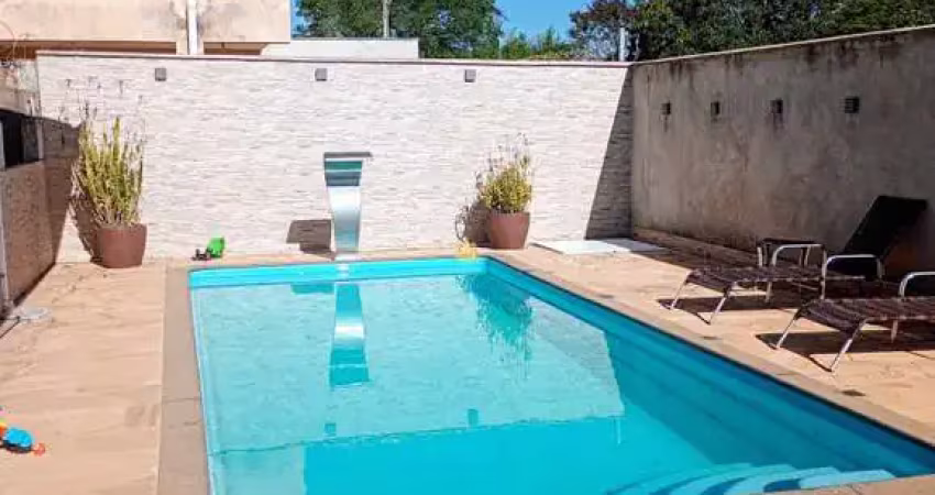 Casa espaçosa à venda no bairro fernão dias, esmeraldas - 3 quartos, suíte, área gourmet, r$ 580.000