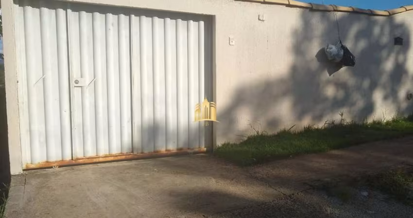Casa à Venda no Bairro Dumaville, Esmeraldas - 3 Quartos, Terraço e Garagem, R$ 180.000