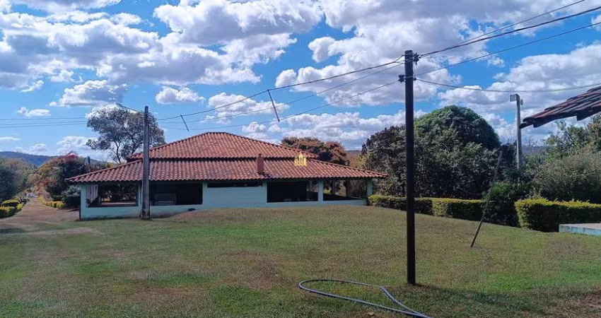 Venda de Fazendinha de 11 Hectares em São José, Esmeraldas - Casa com Piscina e Área Gourmet