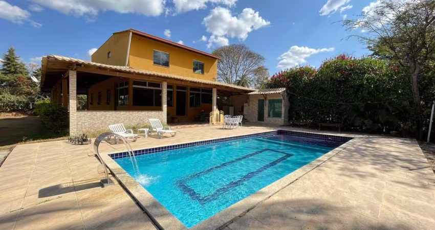 Casa de 6 Quartos à Venda no Condomínio Nosso Rancho - Piscina, Sauna e Espaço Gourmet
