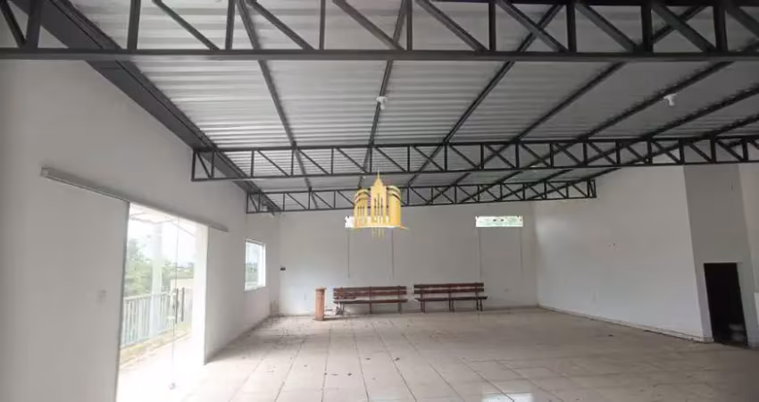 Aluguel de imóvel versátil em esmeraldas ? 140m² para loja ou salão de festas, ótima localização