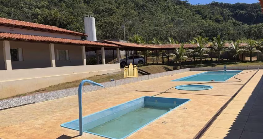 Sítio à Venda: 7.500m², Área de Lazer Completa, Casa de Hóspedes e Segurança!