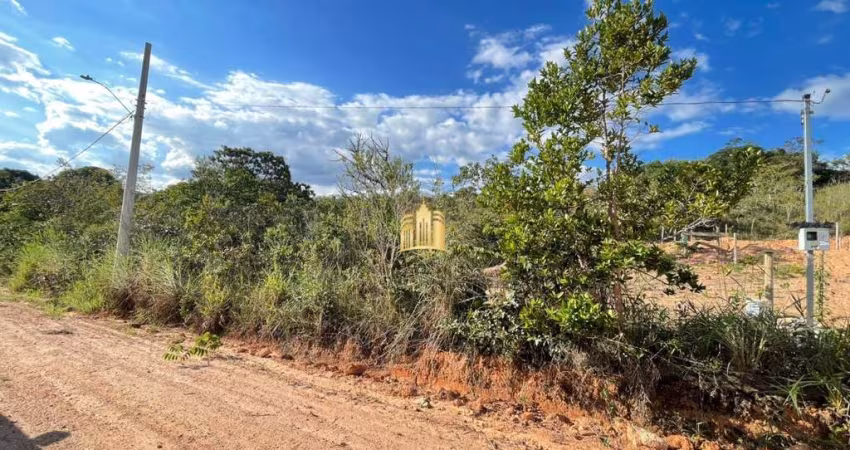 Excelente Lote à Venda no Bairro Fernão Dias 450m² com Documentação e Energia