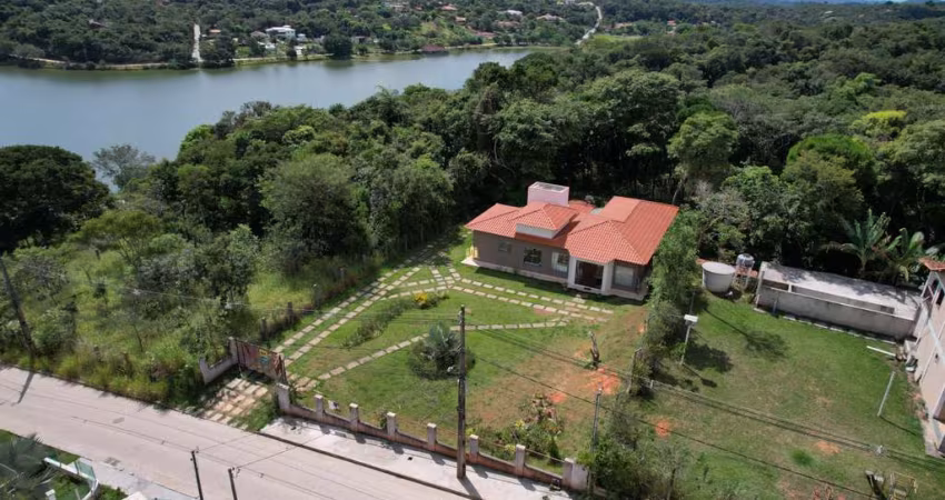 Sítio à Venda Condomínio Nosso Rancho: 5.000m², Fundo para Lagoa e 3 Suítes!